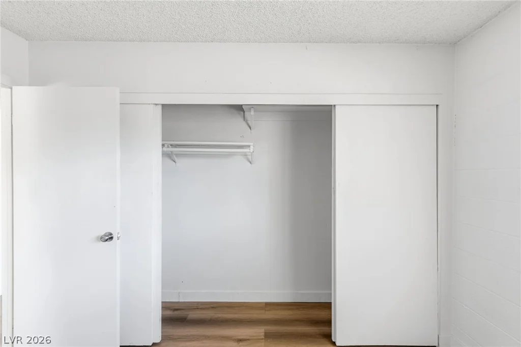 615 Royal Crest, Las Vegas, NV 89169