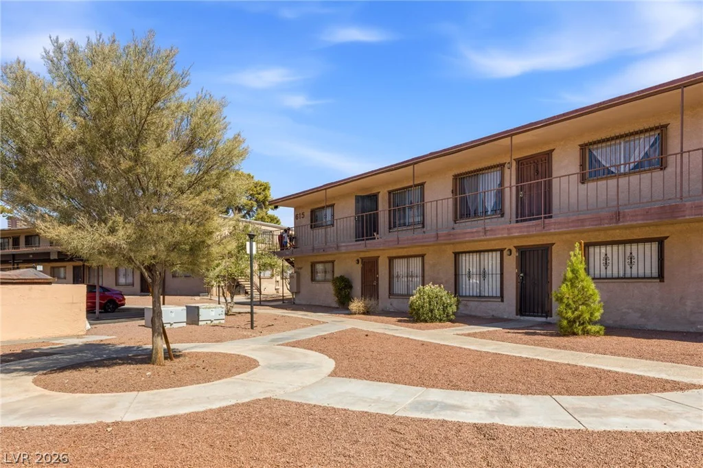 615 Royal Crest, Las Vegas, NV 89169