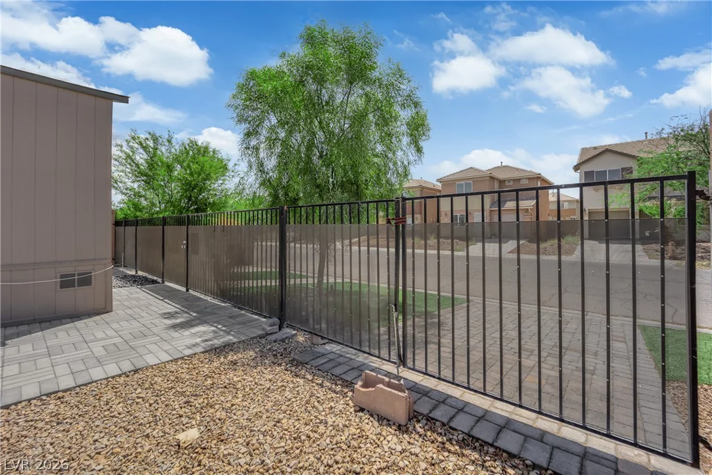 5240 Los Pinos, Las Vegas, NV 89122