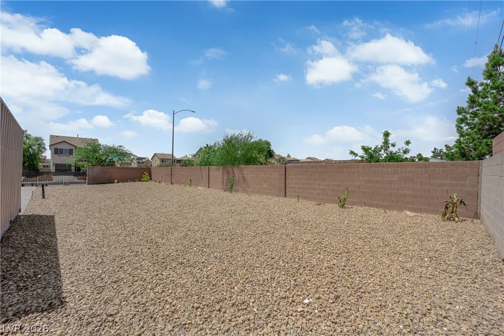 5240 Los Pinos, Las Vegas, NV 89122