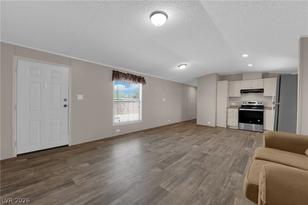 5240 Los Pinos, Las Vegas, NV 89122