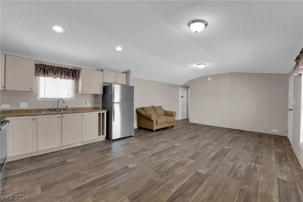 5240 Los Pinos, Las Vegas, NV 89122