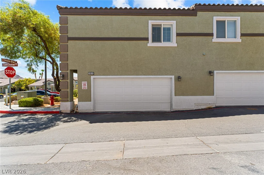 10515 Gold Shadow, Las Vegas, NV 89129