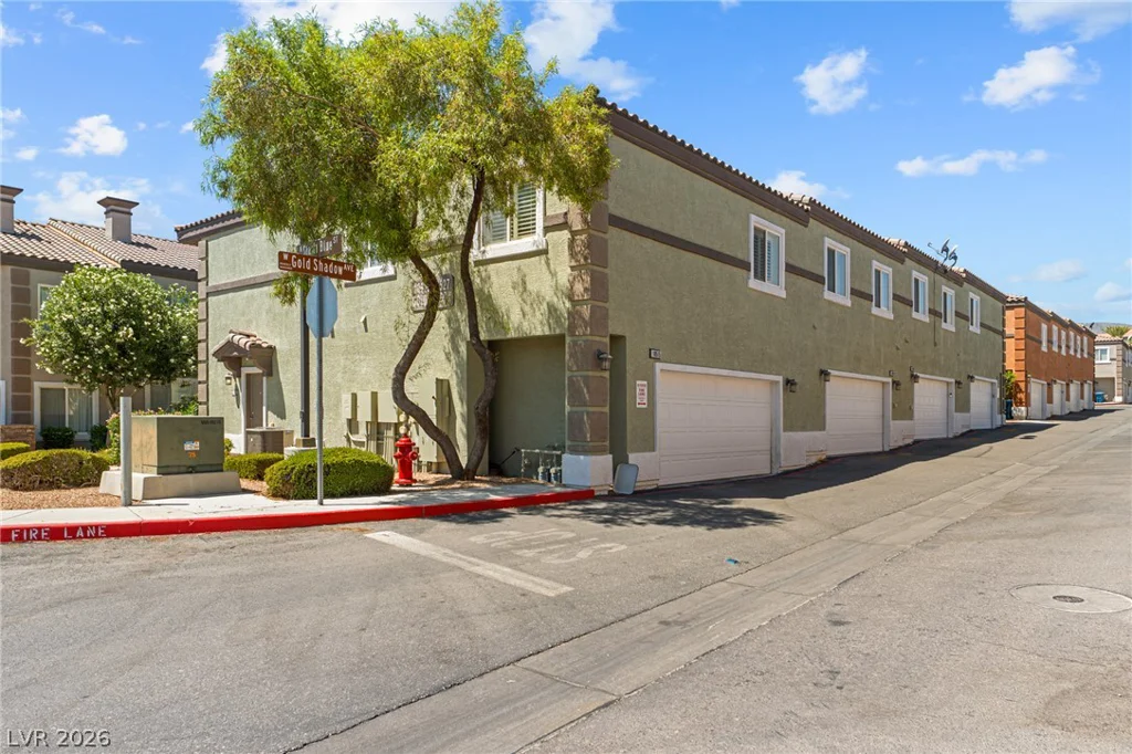 10515 Gold Shadow, Las Vegas, NV 89129