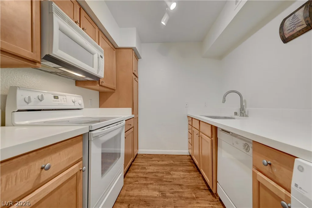 650 Oakmont, Las Vegas, NV 89109