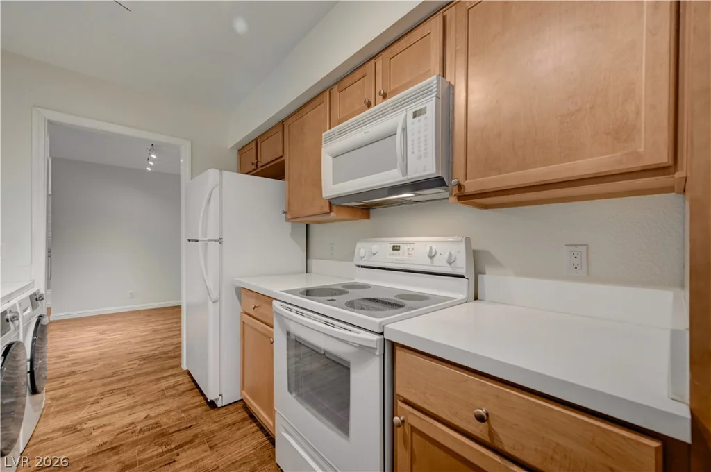 650 Oakmont, Las Vegas, NV 89109