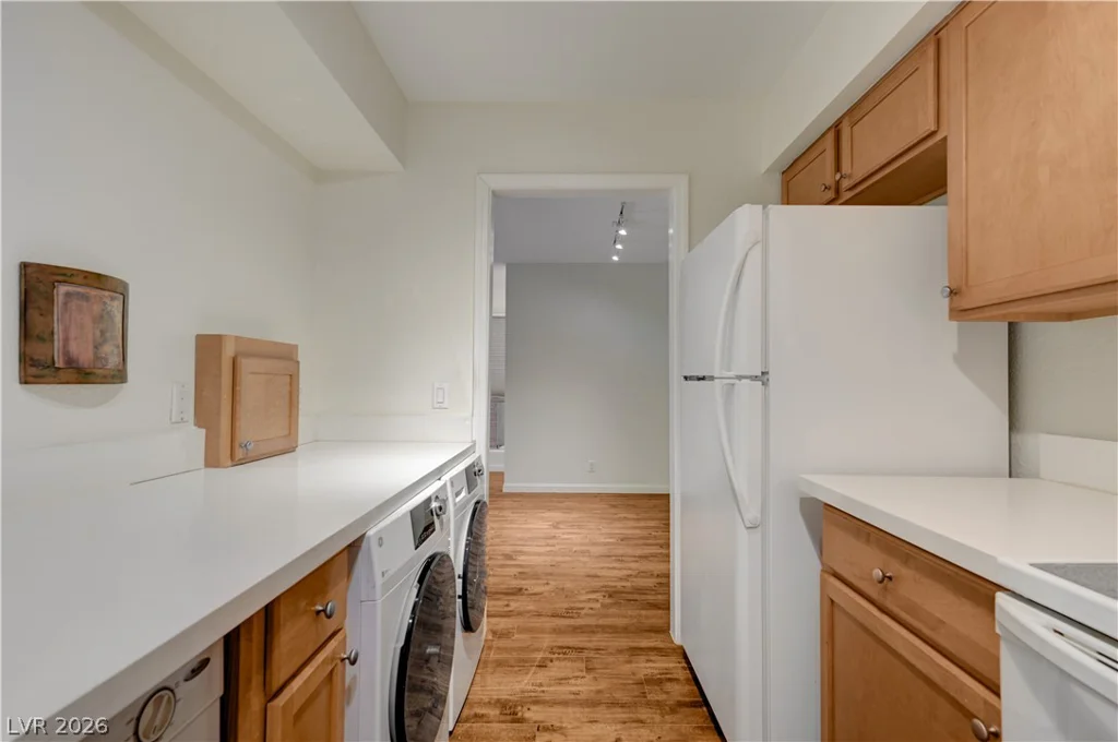 650 Oakmont, Las Vegas, NV 89109