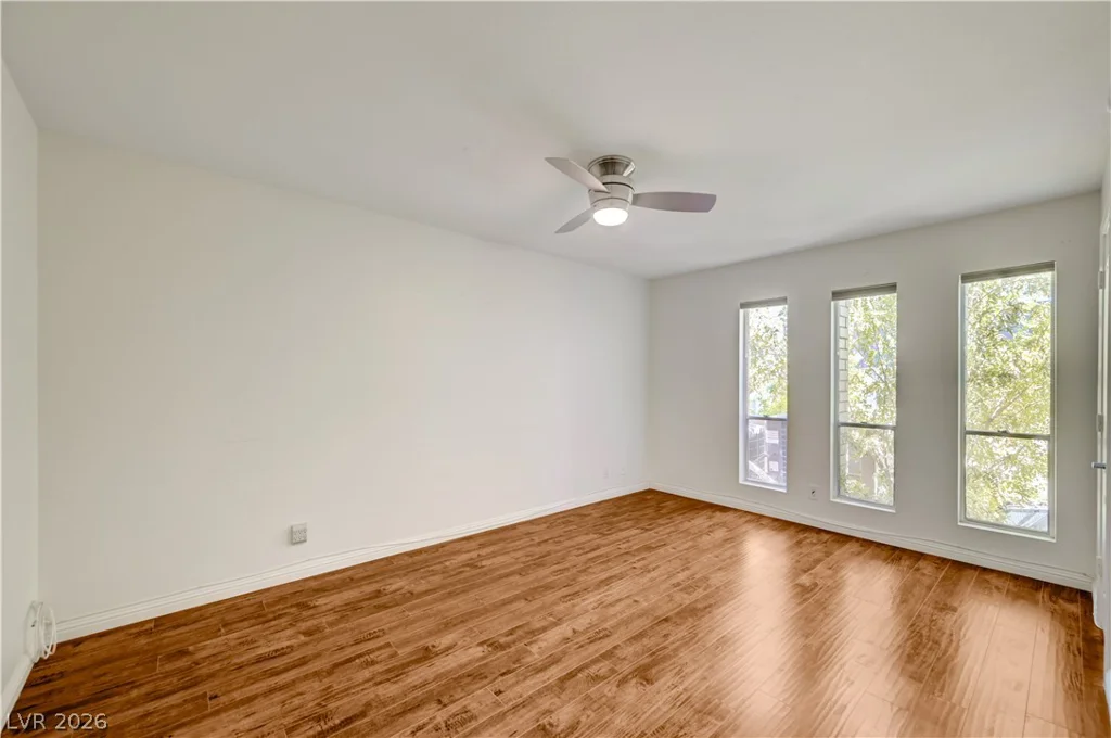 650 Oakmont, Las Vegas, NV 89109