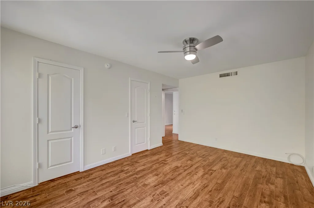 650 Oakmont, Las Vegas, NV 89109