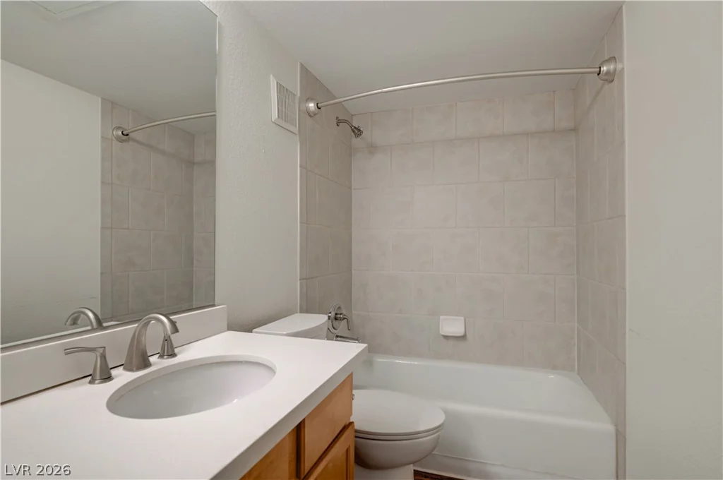 650 Oakmont, Las Vegas, NV 89109