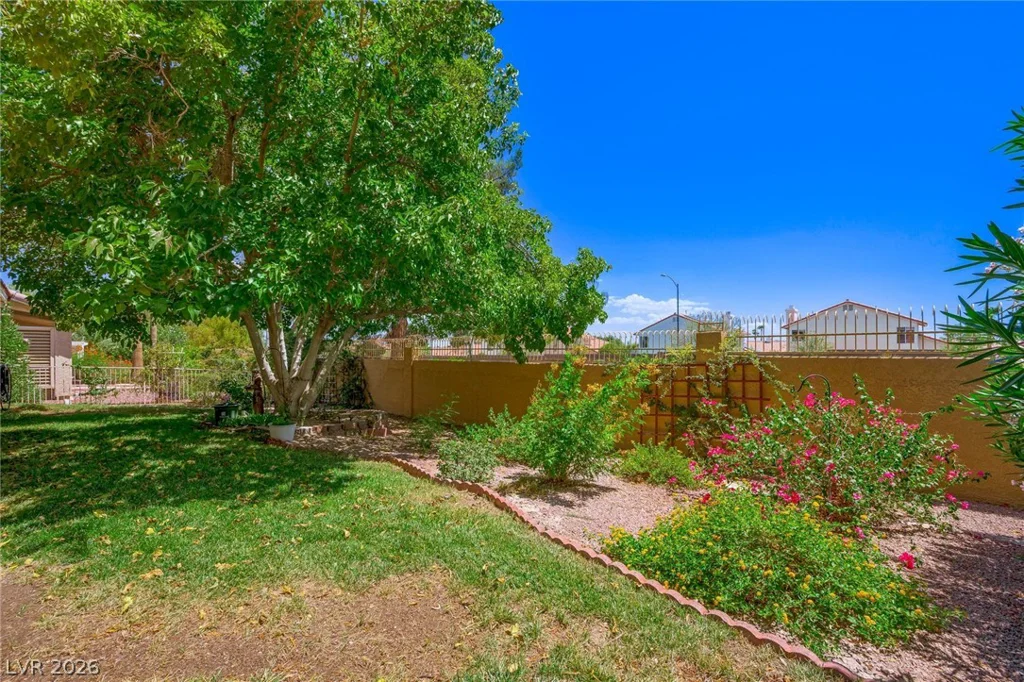 5621 Lost Tree, Las Vegas, NV 89130