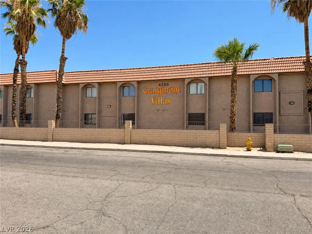 4300 Lamont, Las Vegas, NV 89115