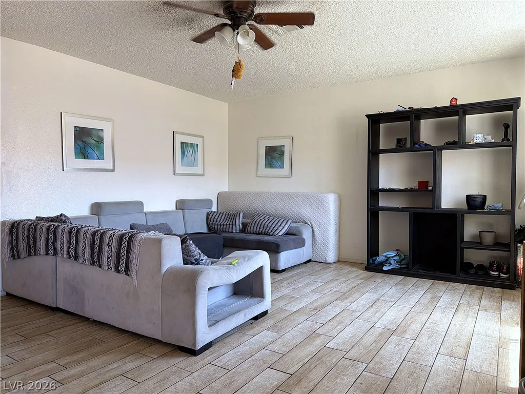 4300 Lamont, Las Vegas, NV 89115