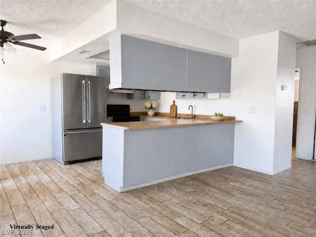 4300 Lamont, Las Vegas, NV 89115