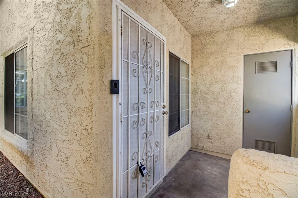 6808 Elm Creek, Las Vegas, NV 89108