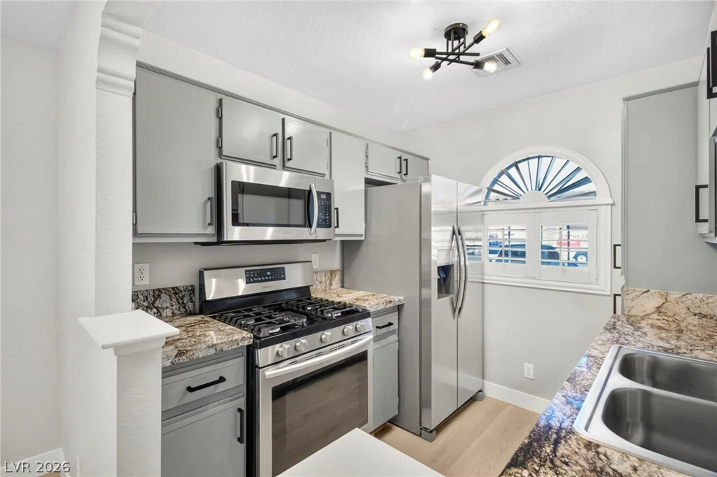 6808 Elm Creek, Las Vegas, NV 89108