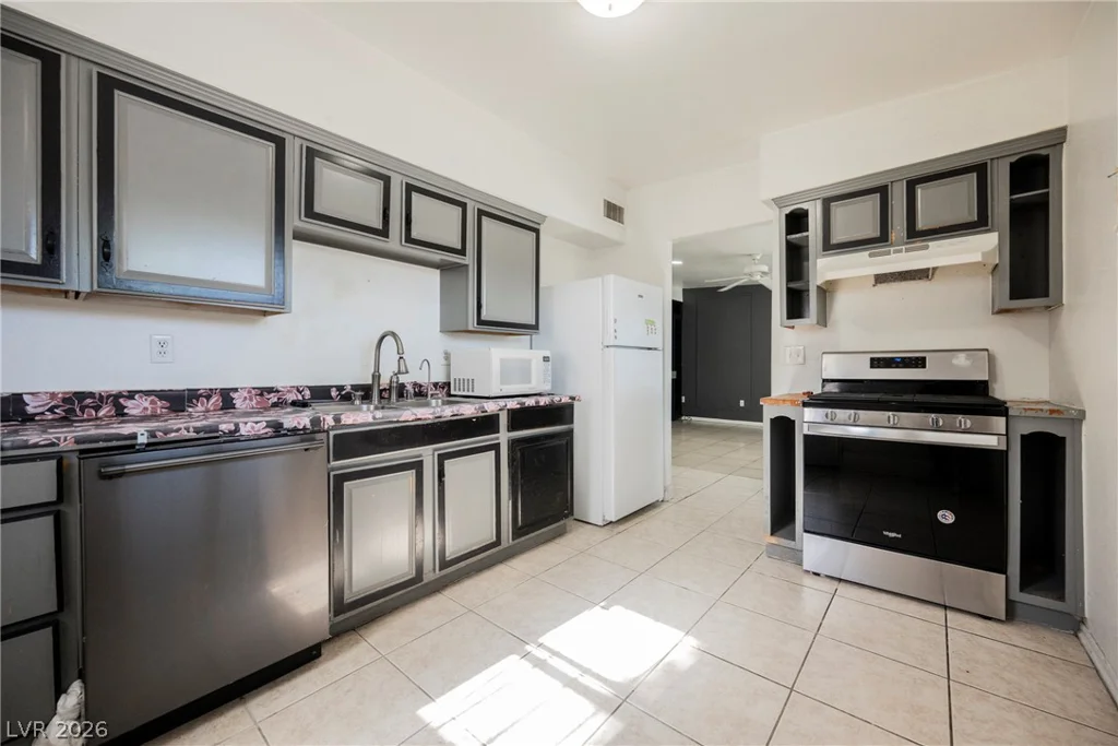 3693 Hilo, Las Vegas, NV 89104