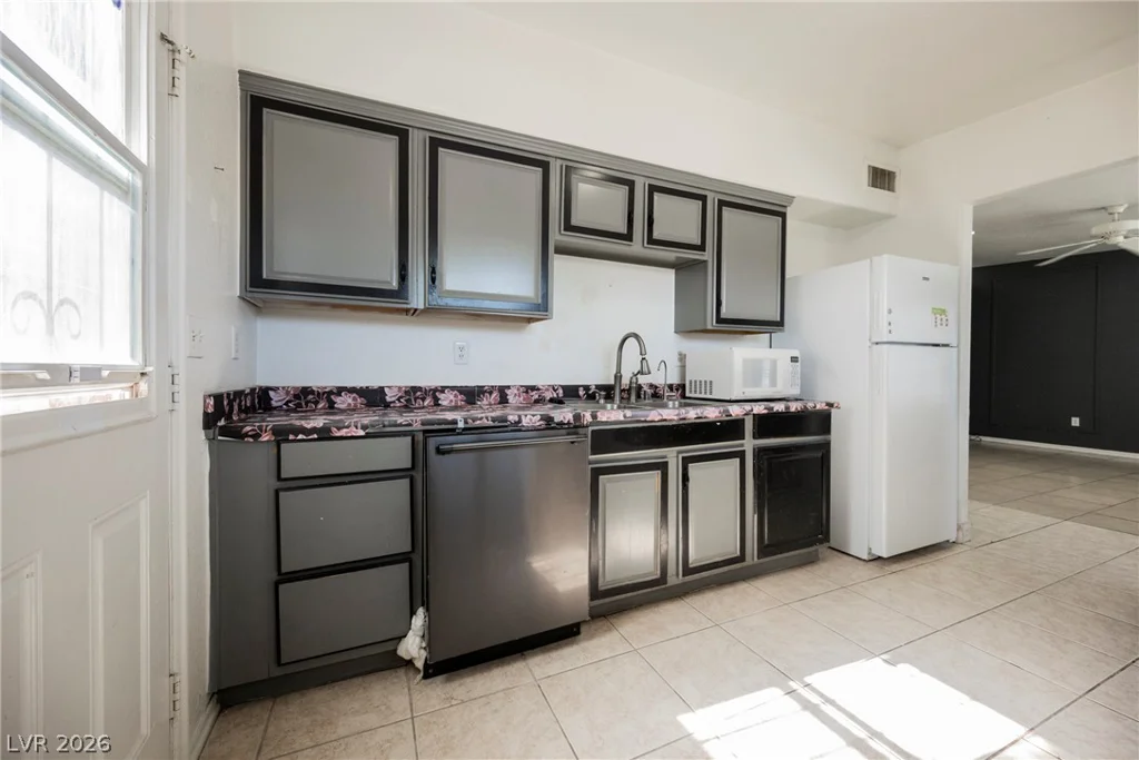 3693 Hilo, Las Vegas, NV 89104