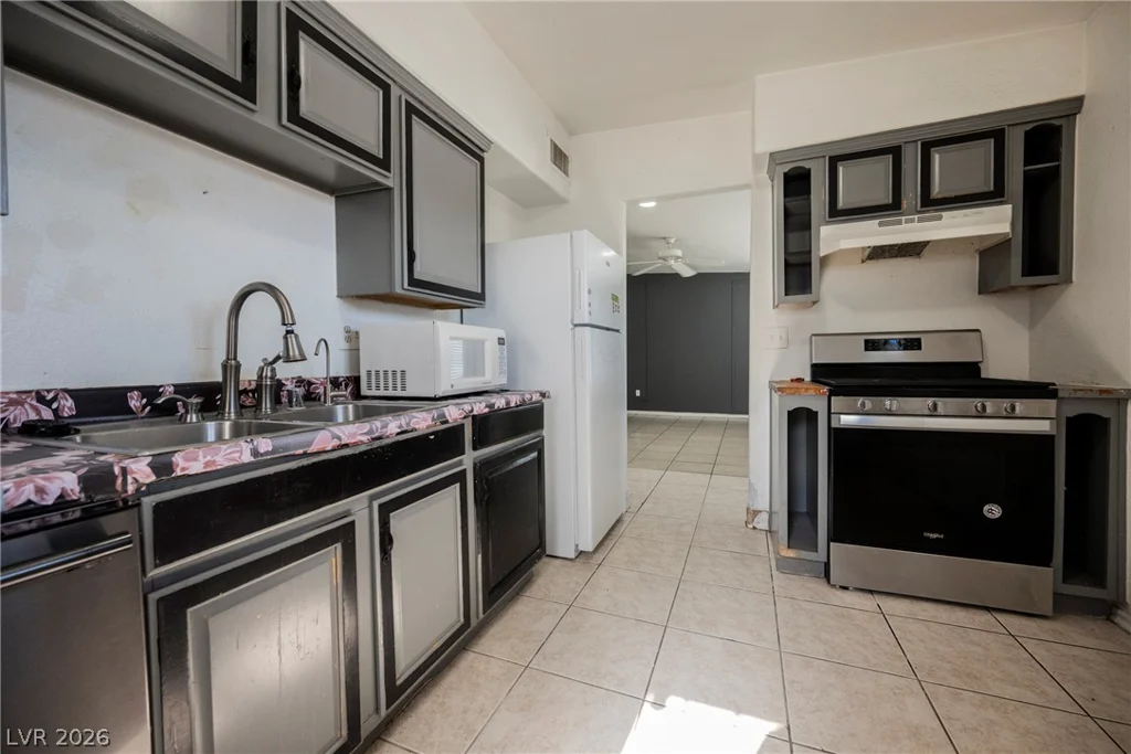 3693 Hilo, Las Vegas, NV 89104