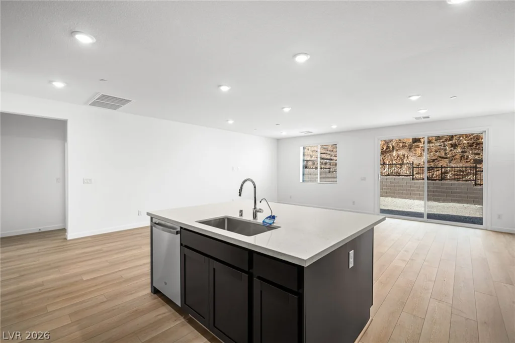 1417 Bianca Falls, Henderson, NV 89011
