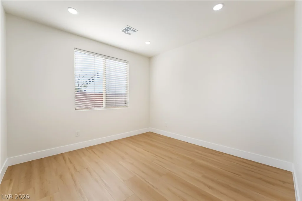 8584 Garnet Lake, Las Vegas, NV 89113