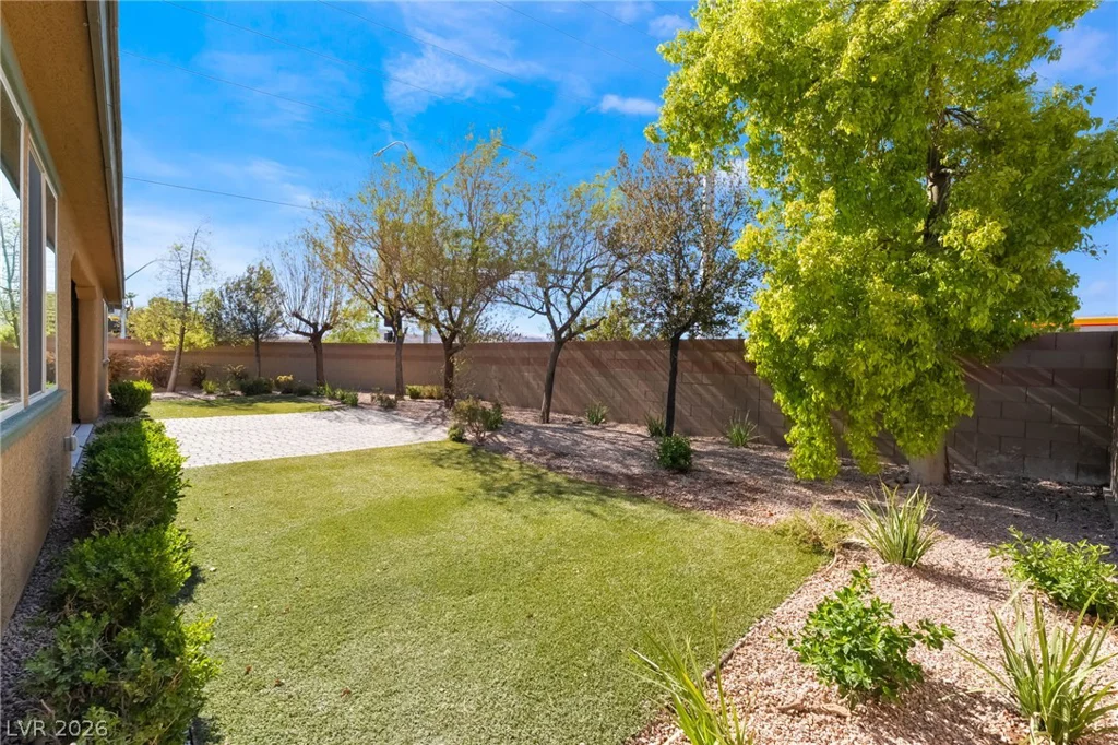 8584 Garnet Lake, Las Vegas, NV 89113