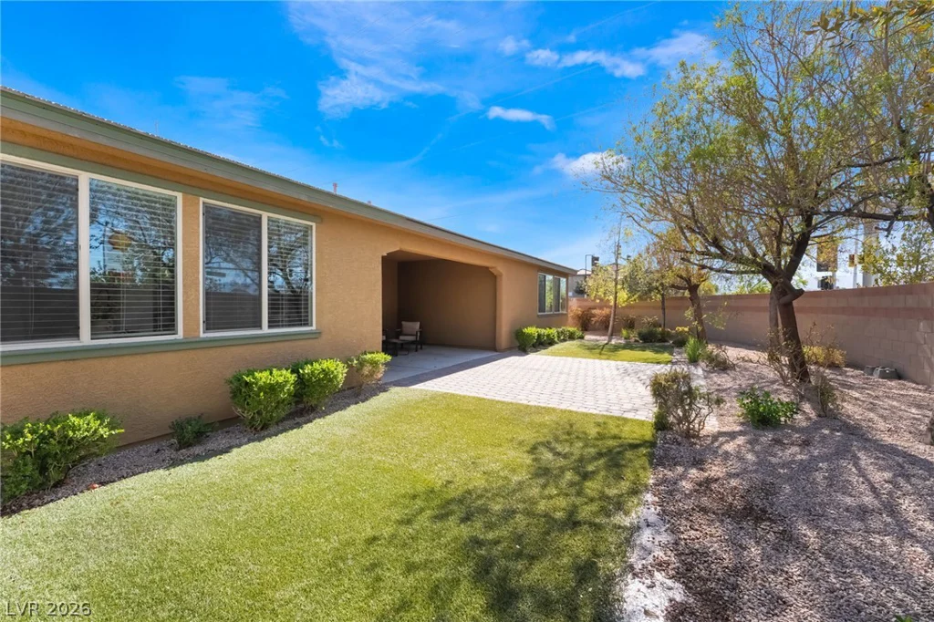 8584 Garnet Lake, Las Vegas, NV 89113