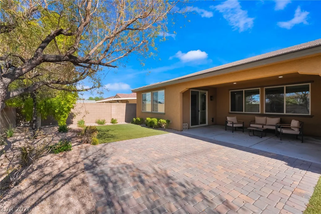 8584 Garnet Lake, Las Vegas, NV 89113