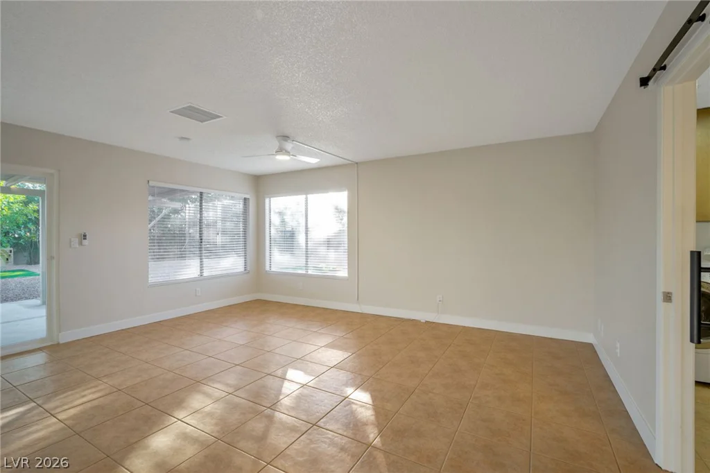 5279 Willowhaven, Las Vegas, NV 89120