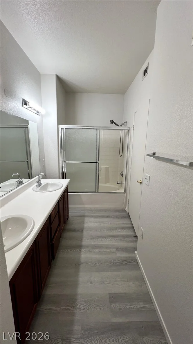 10245 Maryland, Las Vegas, NV 89183