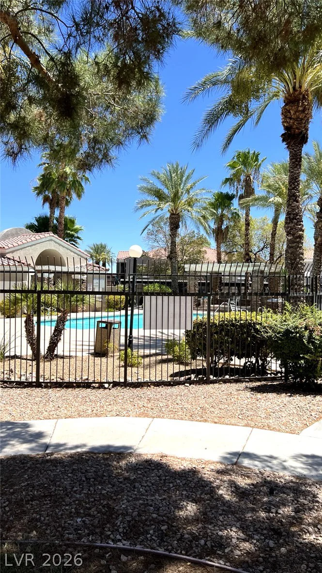 10245 Maryland, Las Vegas, NV 89183