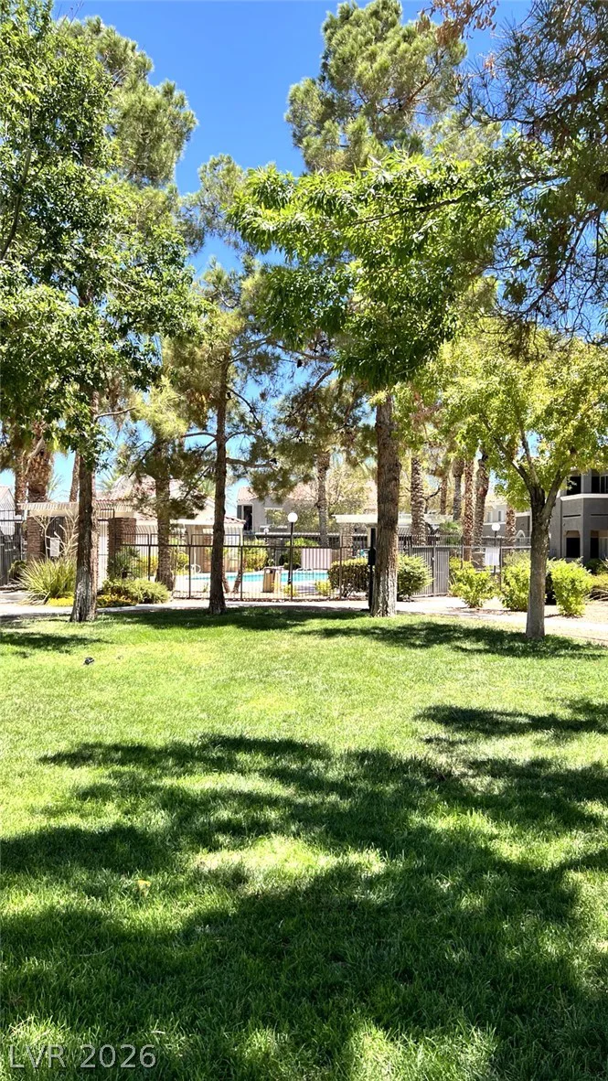 10245 Maryland, Las Vegas, NV 89183