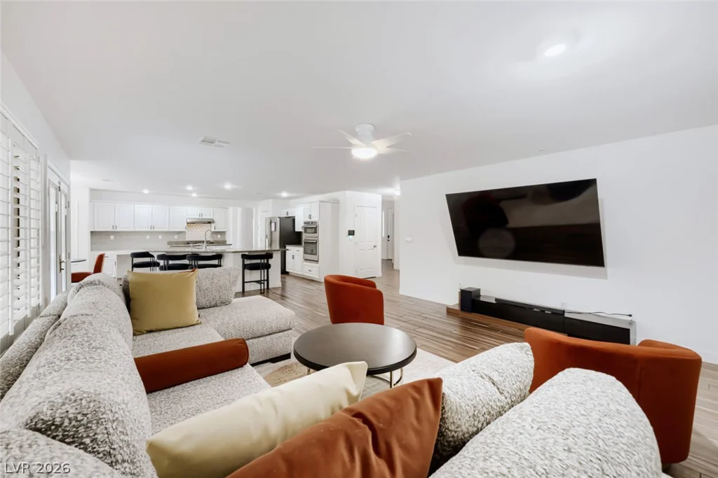 283 Grand Olympia, Henderson, NV 89012