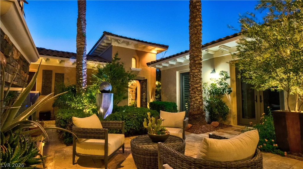 12070 Whitehills, Las Vegas, NV 89141