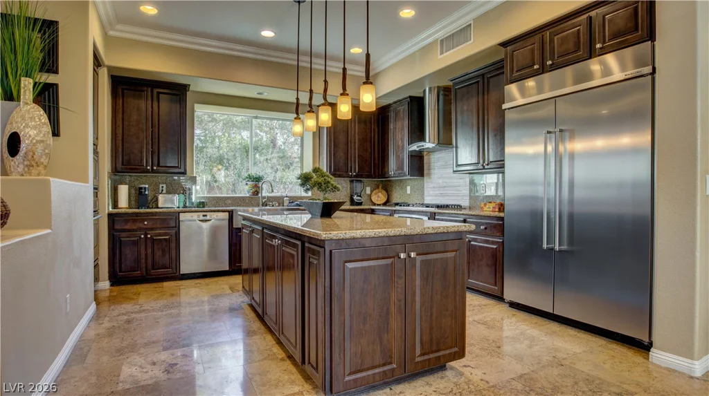 12070 Whitehills, Las Vegas, NV 89141