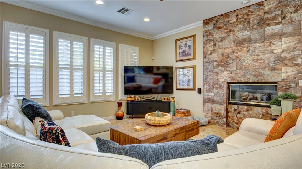 12070 Whitehills, Las Vegas, NV 89141