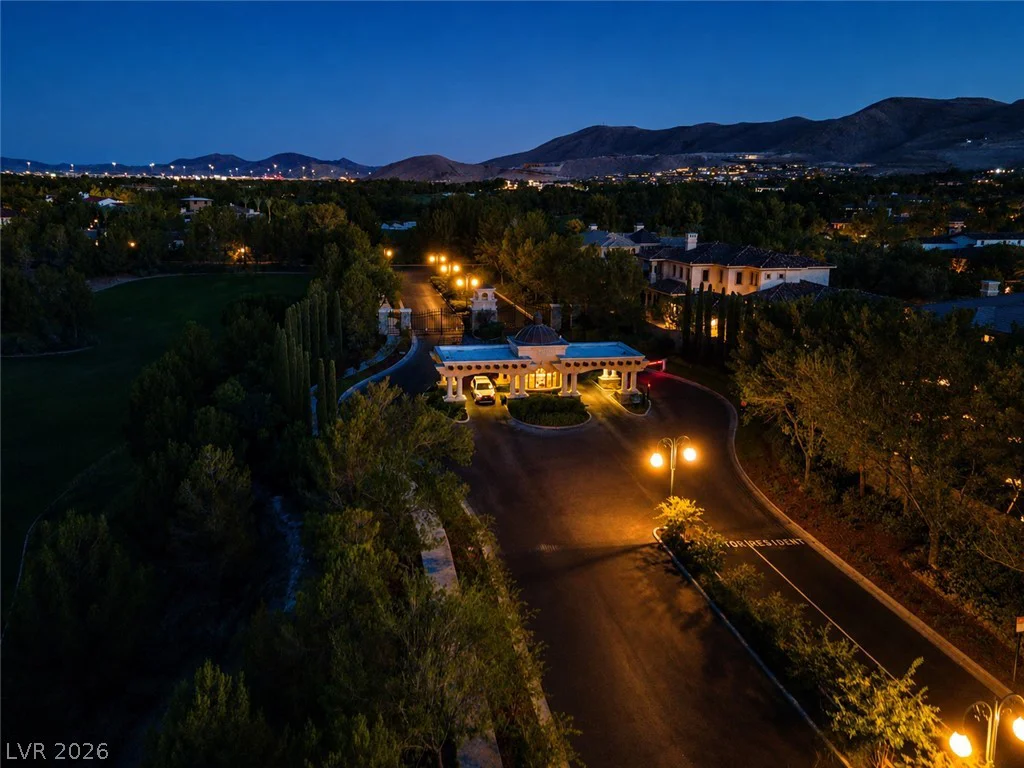 12070 Whitehills, Las Vegas, NV 89141