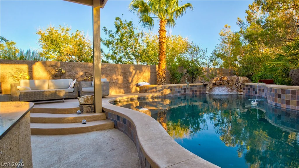 12070 Whitehills, Las Vegas, NV 89141