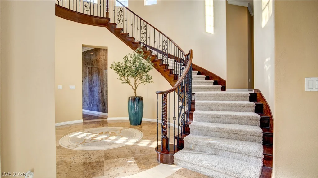 12070 Whitehills, Las Vegas, NV 89141