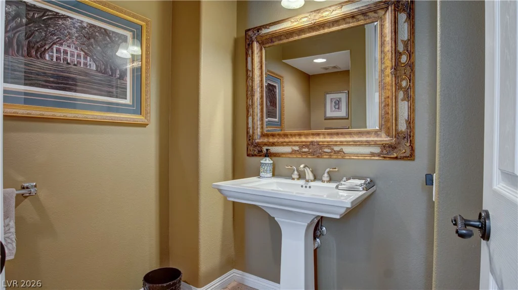 12070 Whitehills, Las Vegas, NV 89141