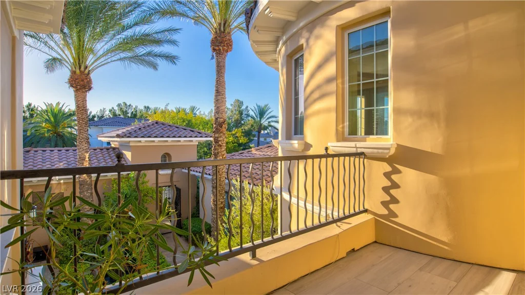 12070 Whitehills, Las Vegas, NV 89141