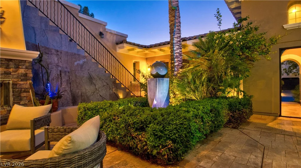 12070 Whitehills, Las Vegas, NV 89141