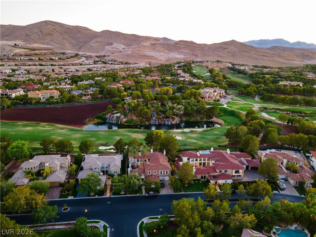 12070 Whitehills, Las Vegas, NV 89141