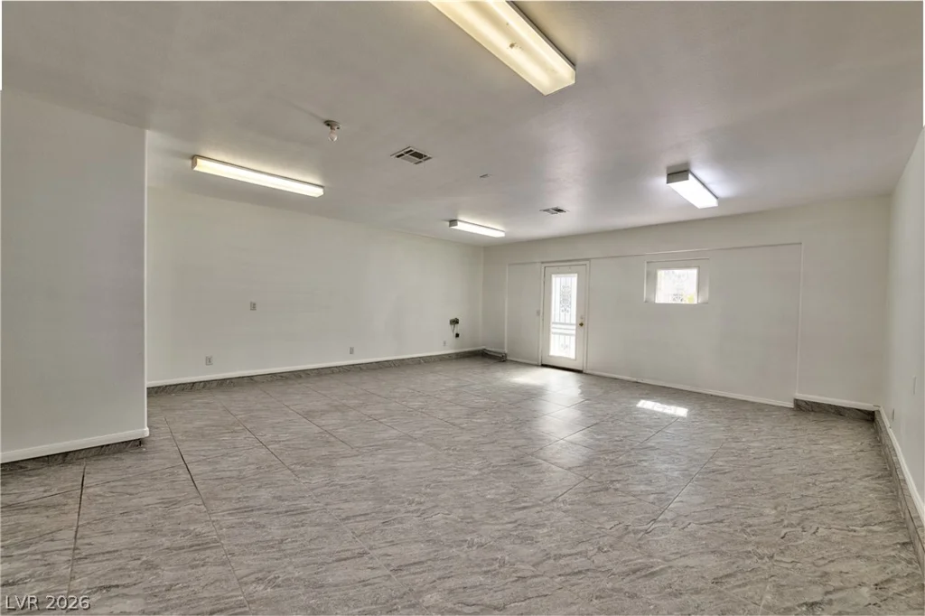 6102 Marvin, North Las Vegas, NV 89031