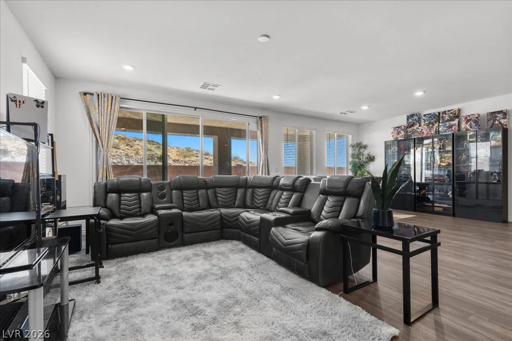 10006 Joshua Foothills, Las Vegas, NV 89178