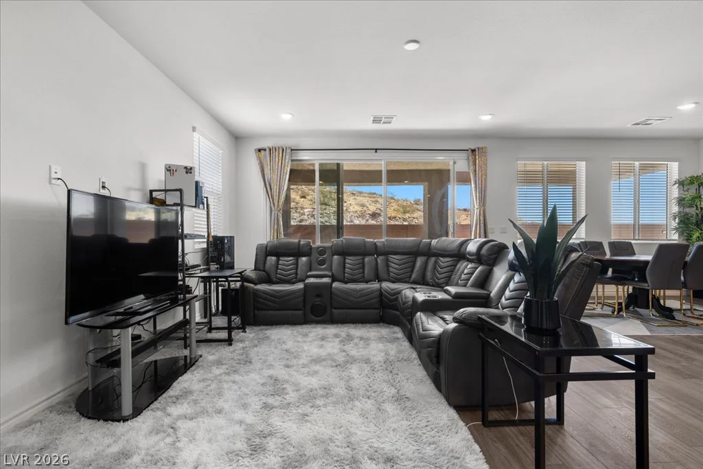 10006 Joshua Foothills, Las Vegas, NV 89178