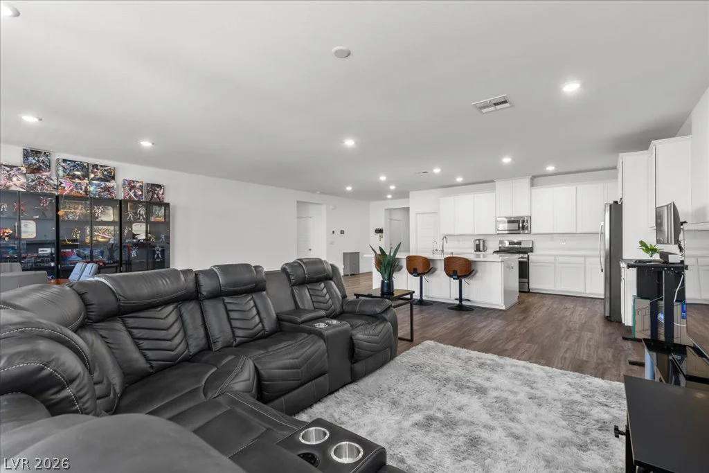 10006 Joshua Foothills, Las Vegas, NV 89178