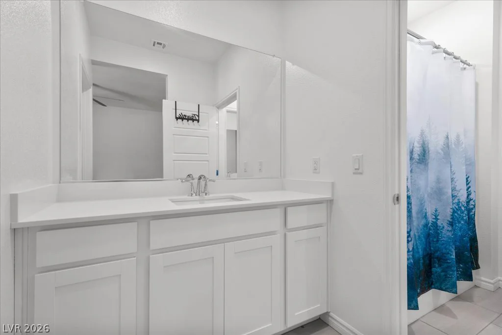10006 Joshua Foothills, Las Vegas, NV 89178