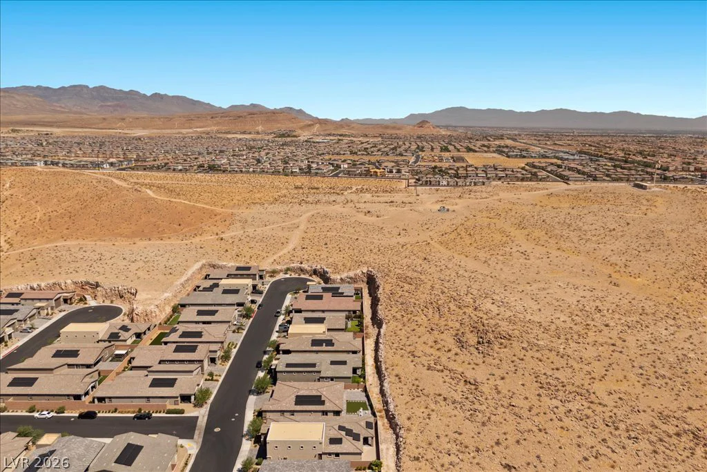 10006 Joshua Foothills, Las Vegas, NV 89178