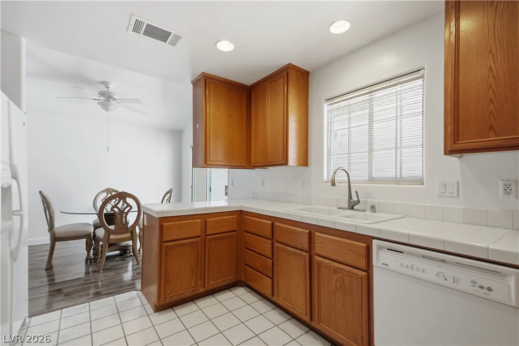 5449 Geneive, Las Vegas, NV 89108